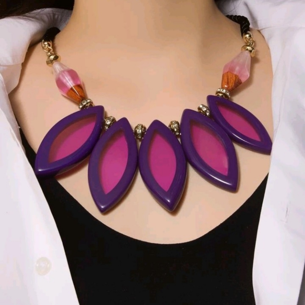 Necklace - Picture 2 of 2